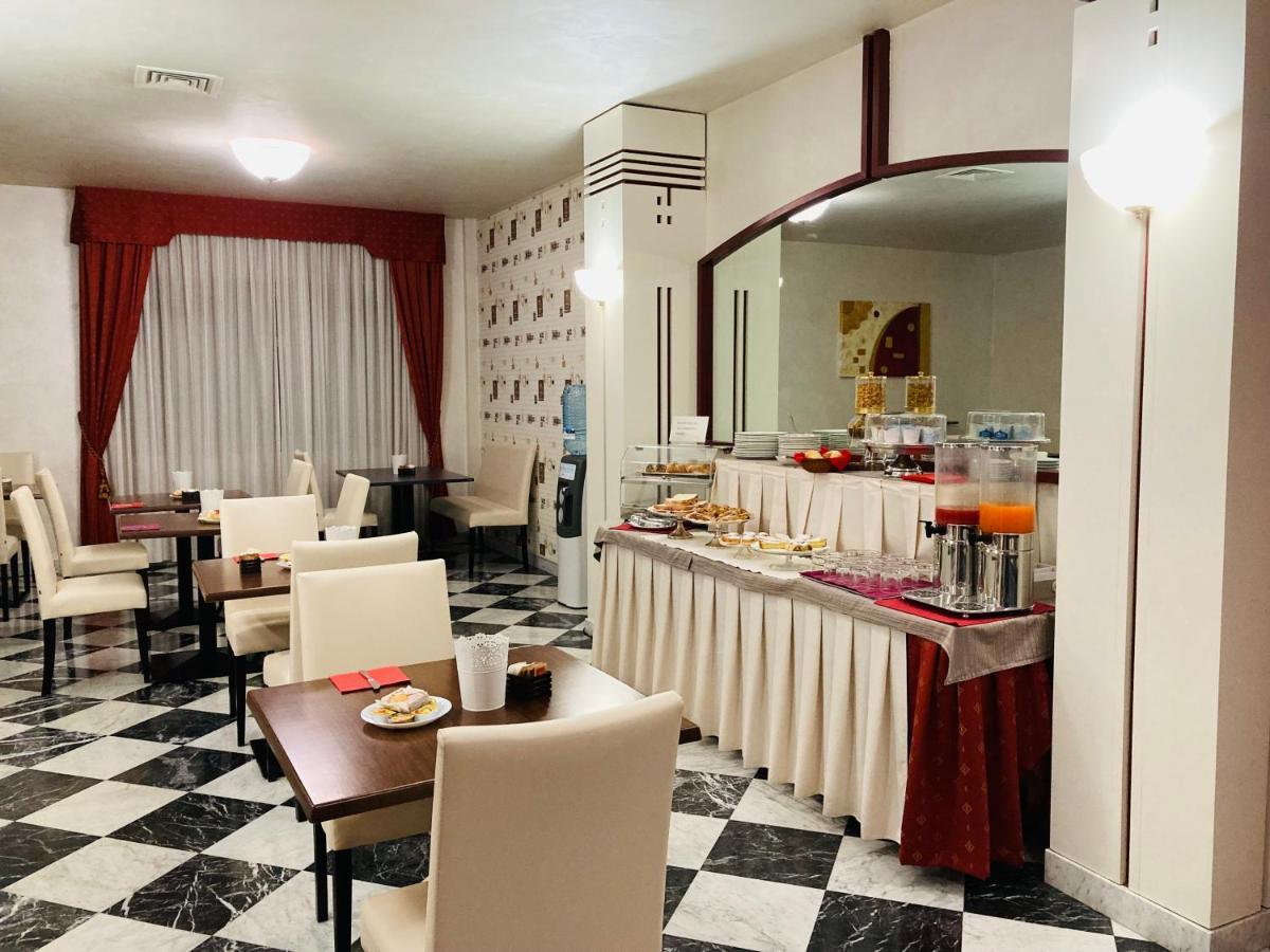 Hotel Master
